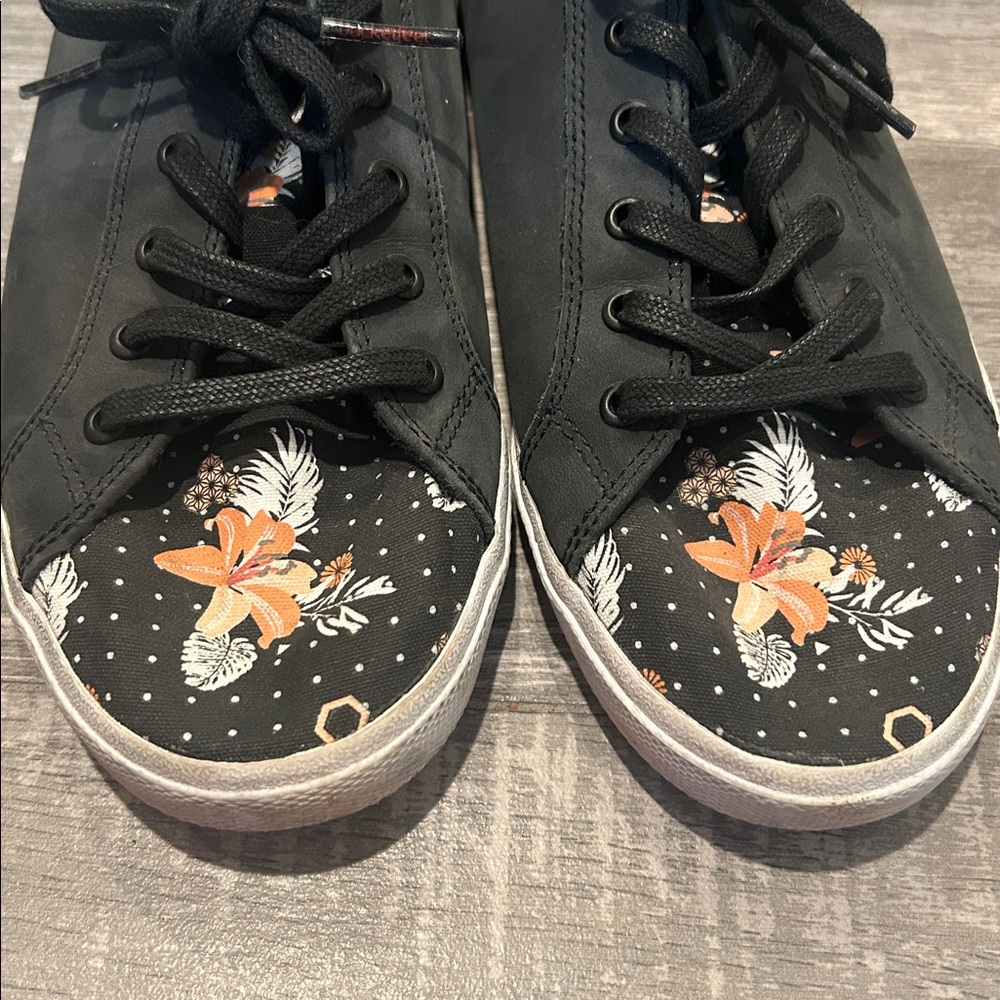 Bucket Feet Floral Artistry Sneakers Size 10 - Picture 6 of 9